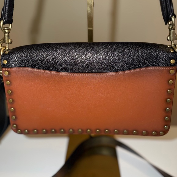 COACH Tabby 26 black and refined leather with gold rivits and hardware ! - Picture 4 of 16